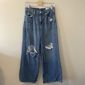 Gap Women’s Baggy Mid Rise Medium Wash Destroyed Sz 2 Distressed
